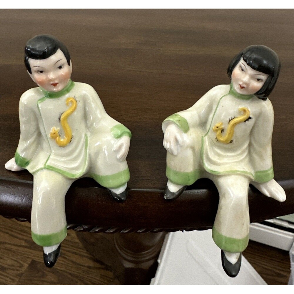 1940’s Ceramic Japanese Couple Occupied Japan Ledge Seated Traditional Wear